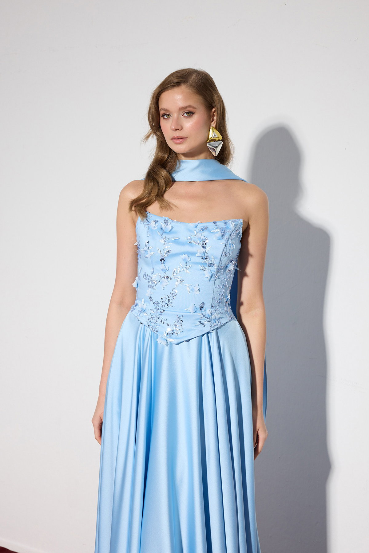 Carmen Kadın Straplez Şallı İşlemeli Saten Uzun Abiye Elbise 58699 Bebe Mavisi - 2