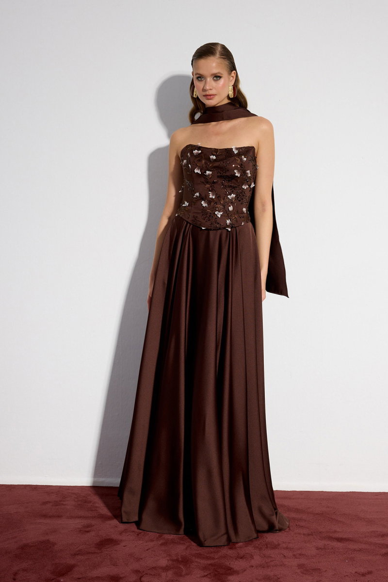 Carmen Kadın Straplez Şallı İşlemeli Saten Uzun Abiye Elbise 58699 Kahverengi - Carmen