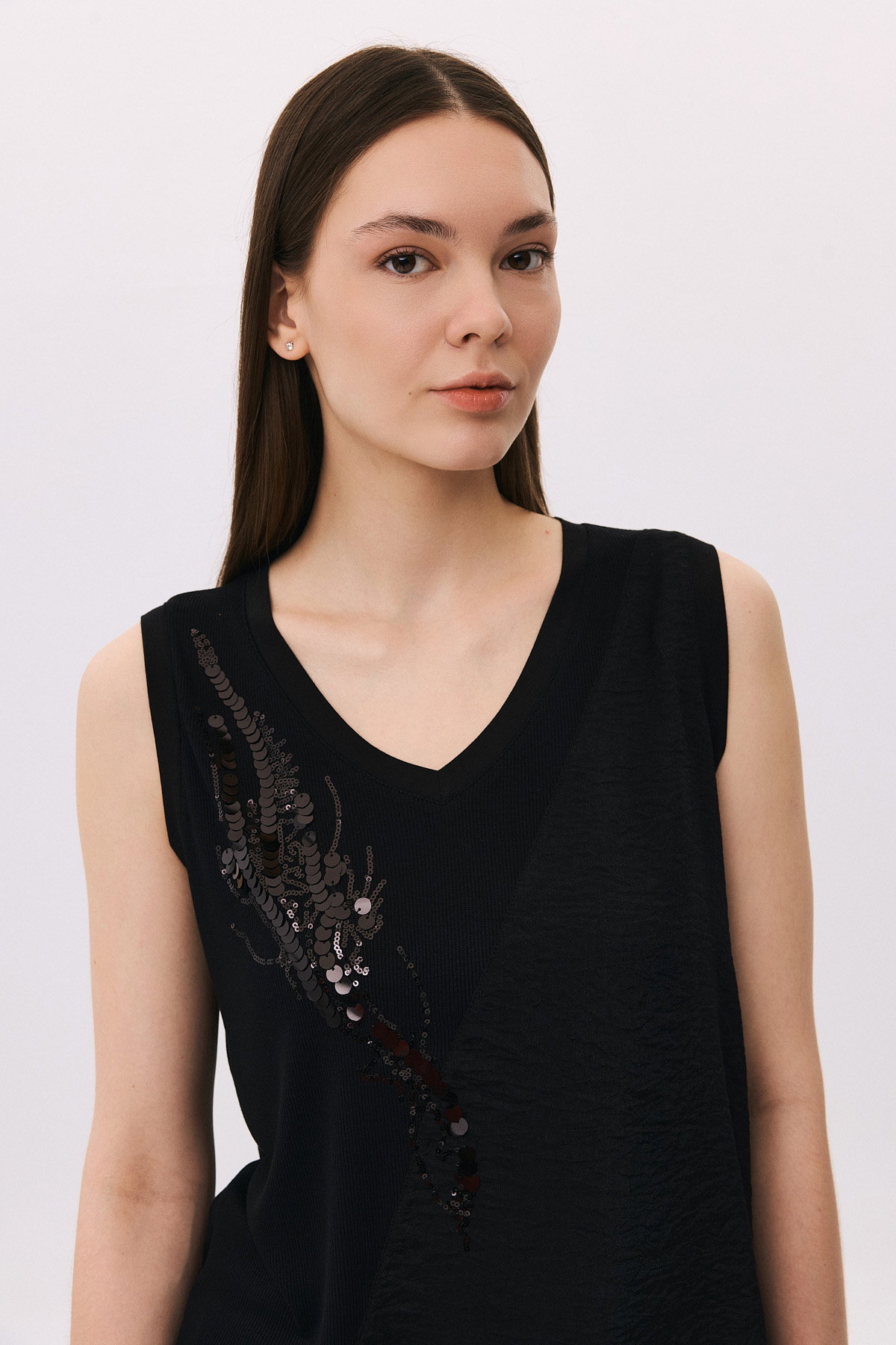 Daido Kadın V Yaka Pul Detaylı Kolsuz Bluz 4830 Siyah - 3