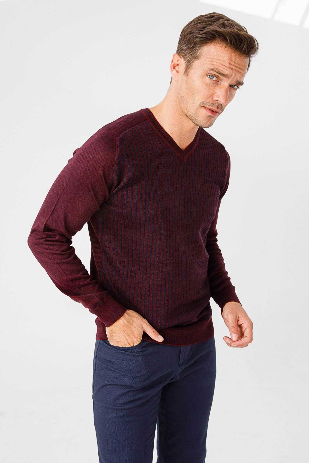 Desen Triko Erkek Önü Çizgili V Yaka Triko Kazak 02421501 Bordo - 1