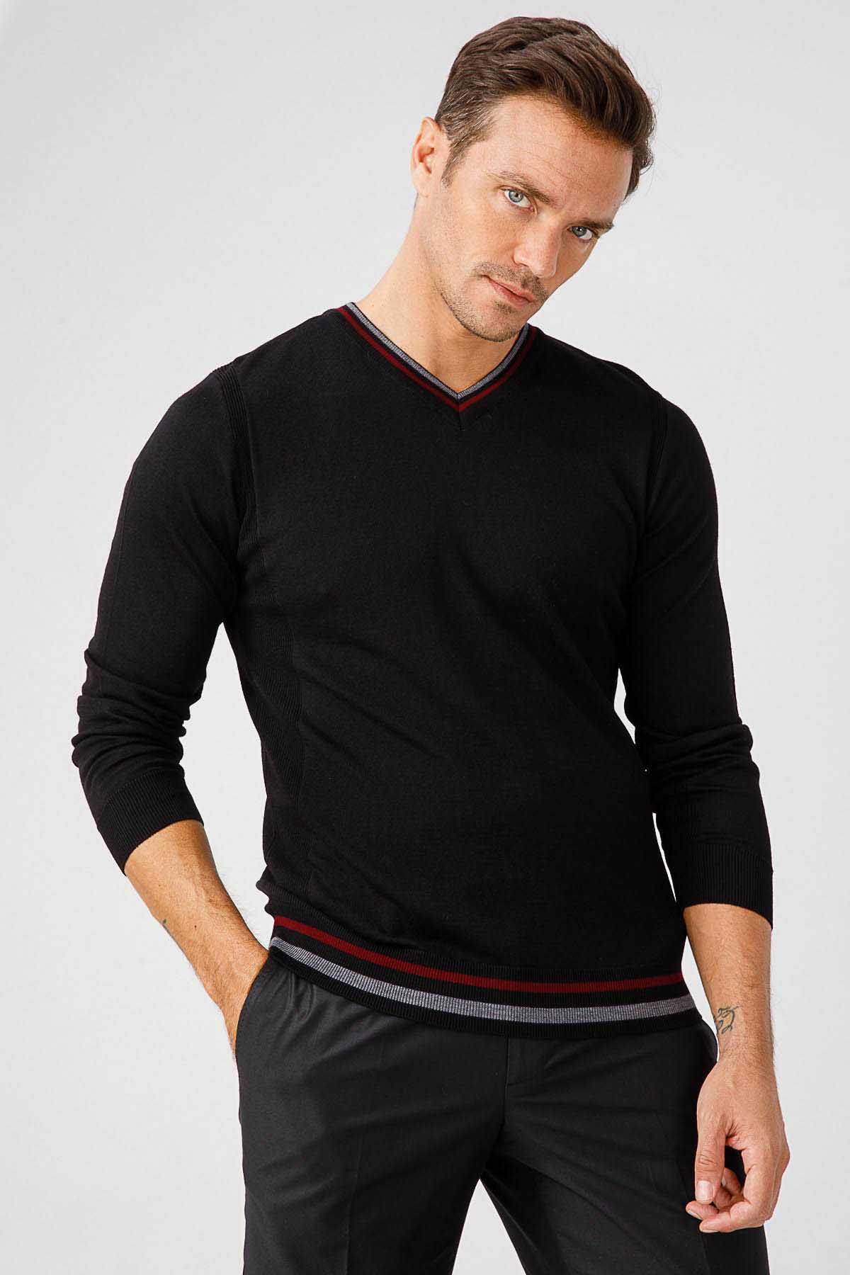 Desen Triko Erkek Yaka Kenarı Çizgili V Yaka Yün Kazak 02421613 Siyah - 1