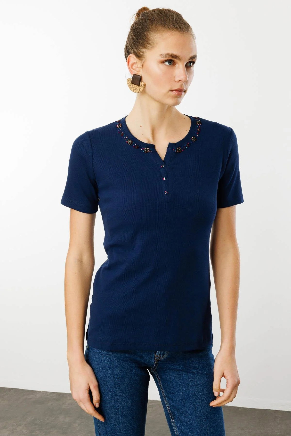 Desen Triko Kadın Açma Yaka Boncuk İşlemeli T-Shirt 24754 Lacivert - 1