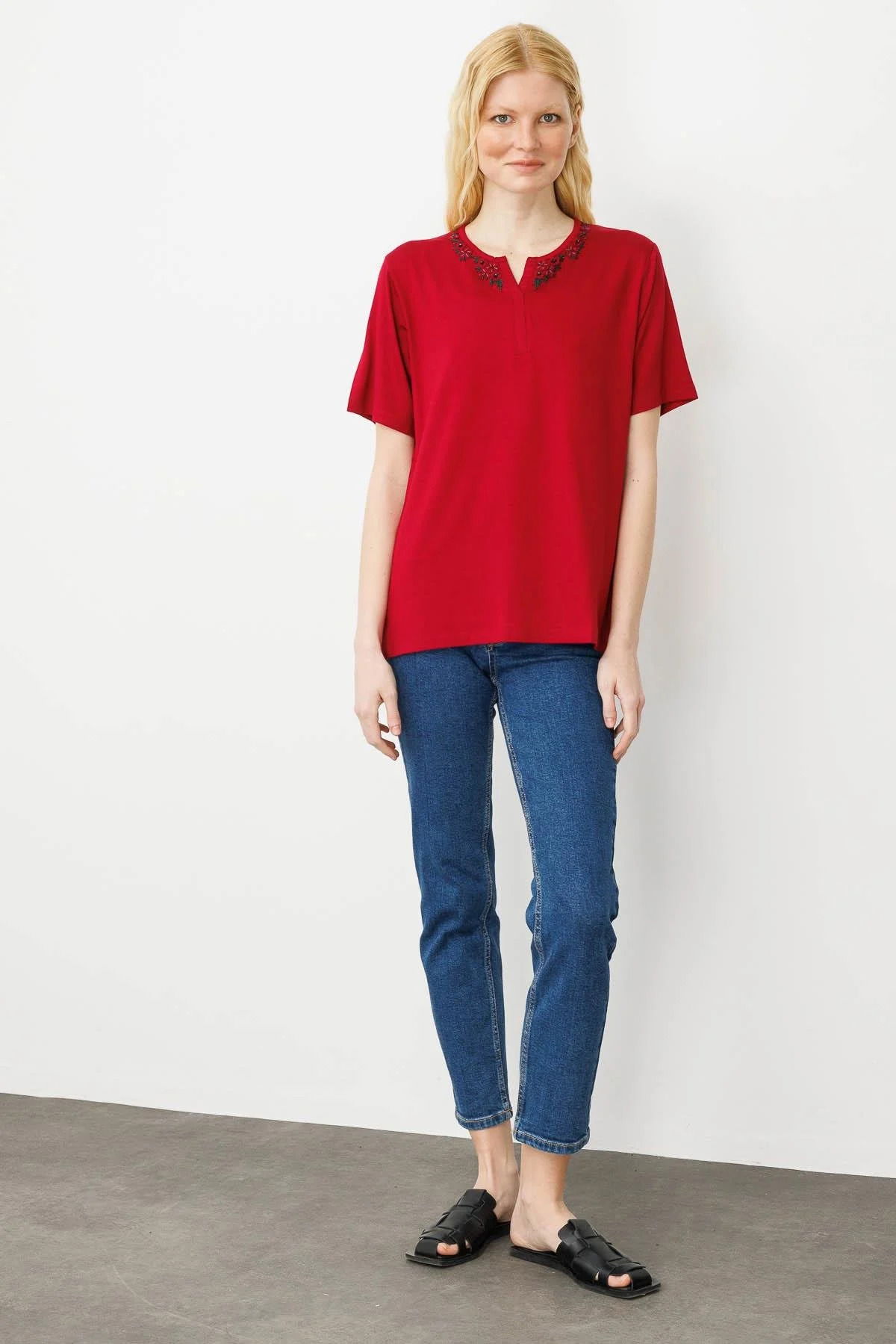 Desen Triko Kadın Açma Yaka Dantel Çiçek İşlemeli Penye T-Shirt 24751 Bordo - 2