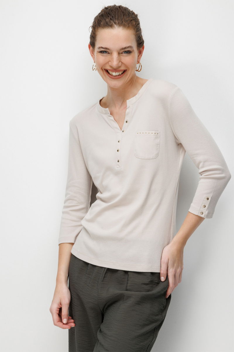 Desen Triko Kadın Açma Yaka Kol Ucu Metal Düğmeli Pamuklu Penye Bluz 26805 Bej - Desen Triko