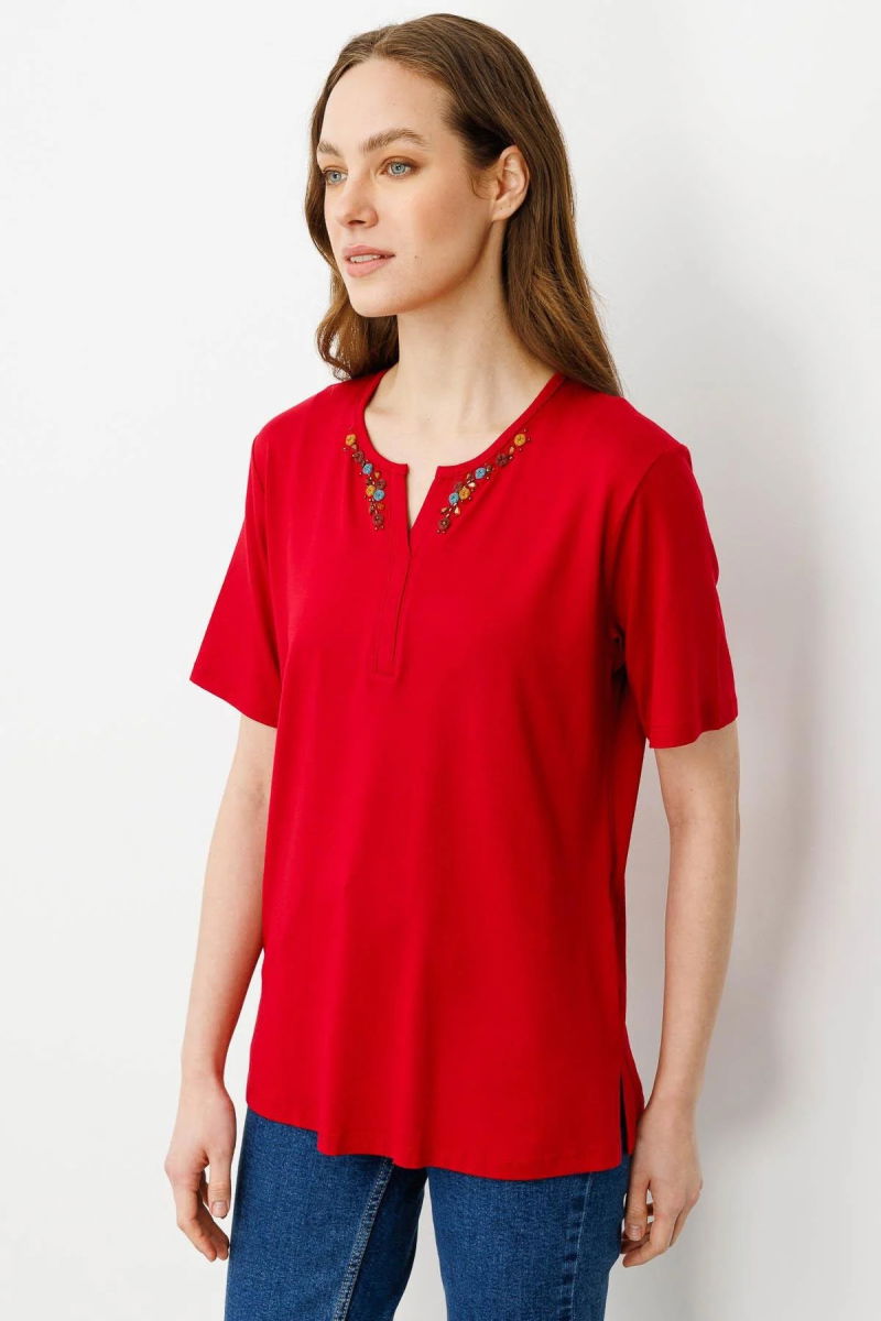 Desen Triko Kadın Açma Yaka Nakış İşlemeli T-Shirt 25703 Kırmızı 