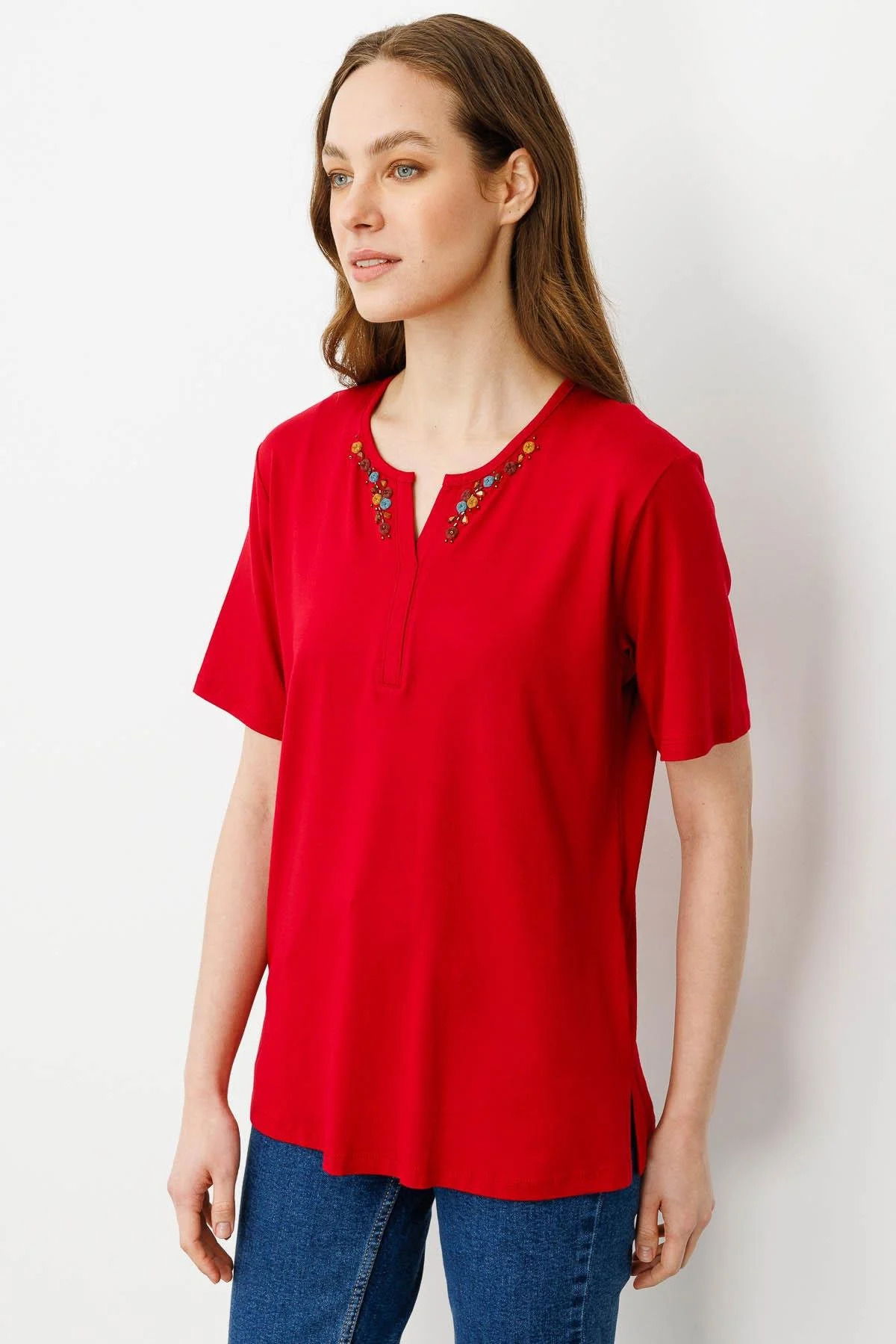 Desen Triko Kadın Açma Yaka Nakış İşlemeli T-Shirt 25703 Kırmızı - 1