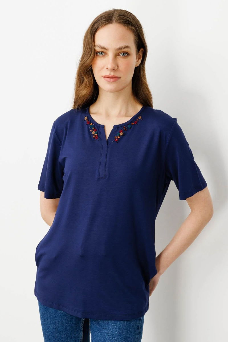 Desen Triko Kadın Açma Yaka Nakış İşlemeli T-Shirt 25703 Lacivert 
