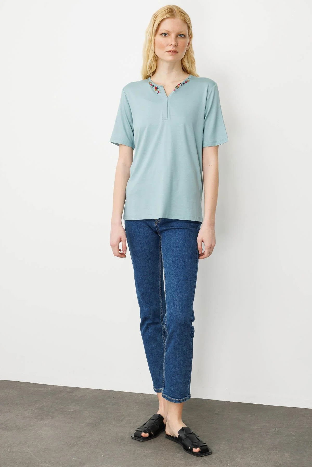 Desen Triko Kadın Açma Yaka Nakış İşlemeli T-Shirt 25703 Mint - 2