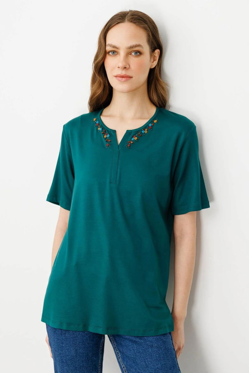 Desen Triko Kadın Açma Yaka Nakış İşlemeli T-Shirt 25703 Yeşil 
