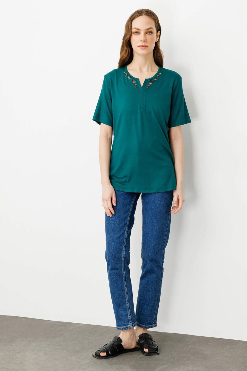 Desen Triko Kadın Açma Yaka Nakış İşlemeli T-Shirt 25703 Yeşil - 2