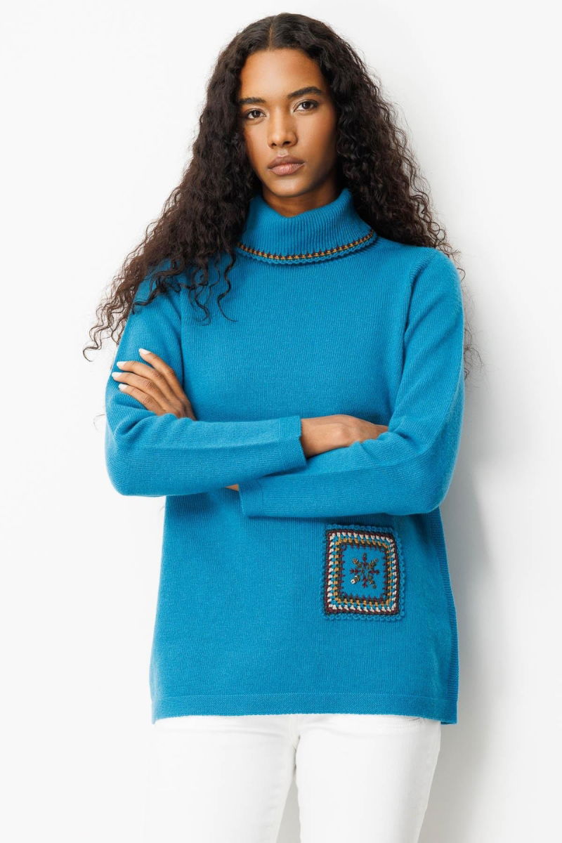 Desen Triko Kadın Degaje Yaka Cebi ve Yakası Tığlamalı Yün Kazak 25202 A. Petrol - 2