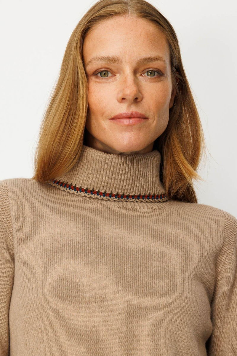 Desen Triko Kadın Degaje Yaka Cebi ve Yakası Tığlamalı Yün Kazak 25202 Bej - 2