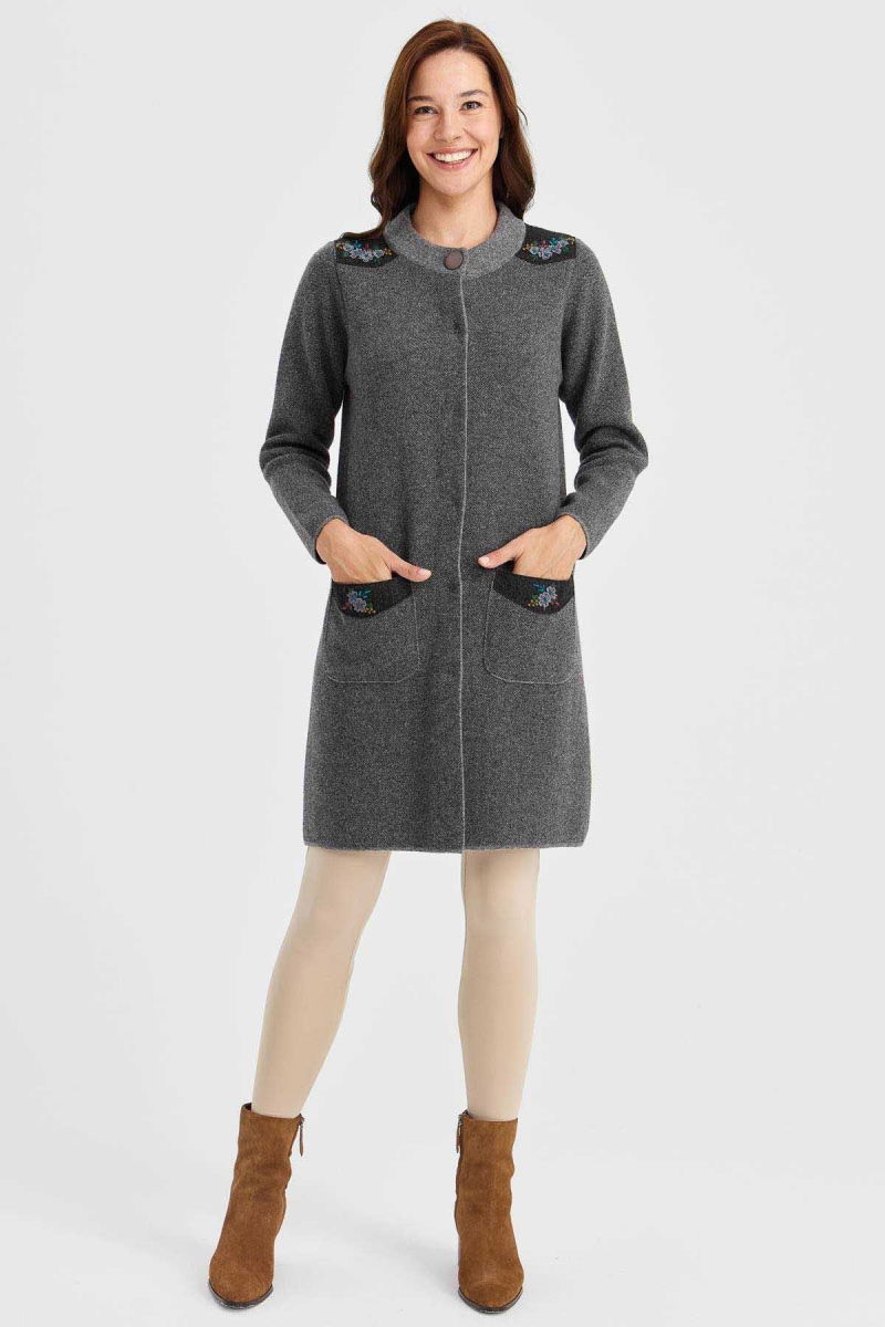 Desen Triko Kadın Dik Yaka Omzu ve Cebi İşlemeli Uzun Yün Kaban 23007 Füme - 2