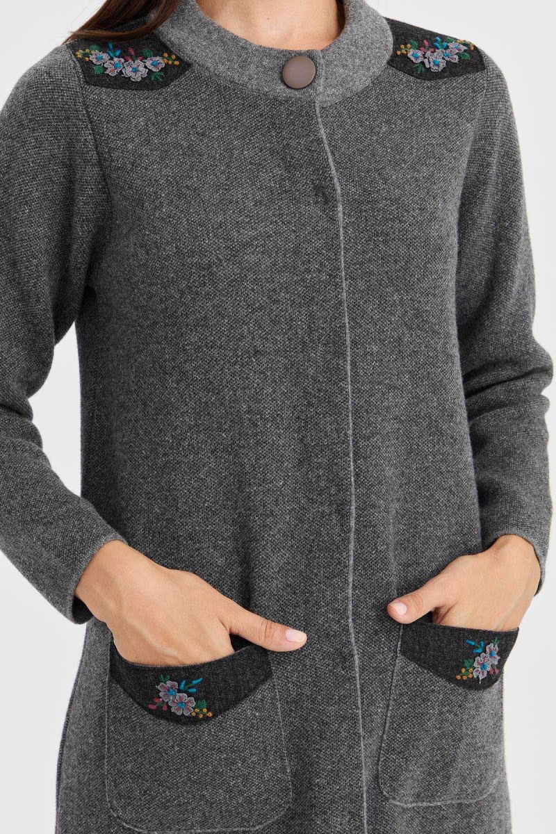 Desen Triko Kadın Dik Yaka Omzu ve Cebi İşlemeli Uzun Yün Kaban 23007 Füme - 3