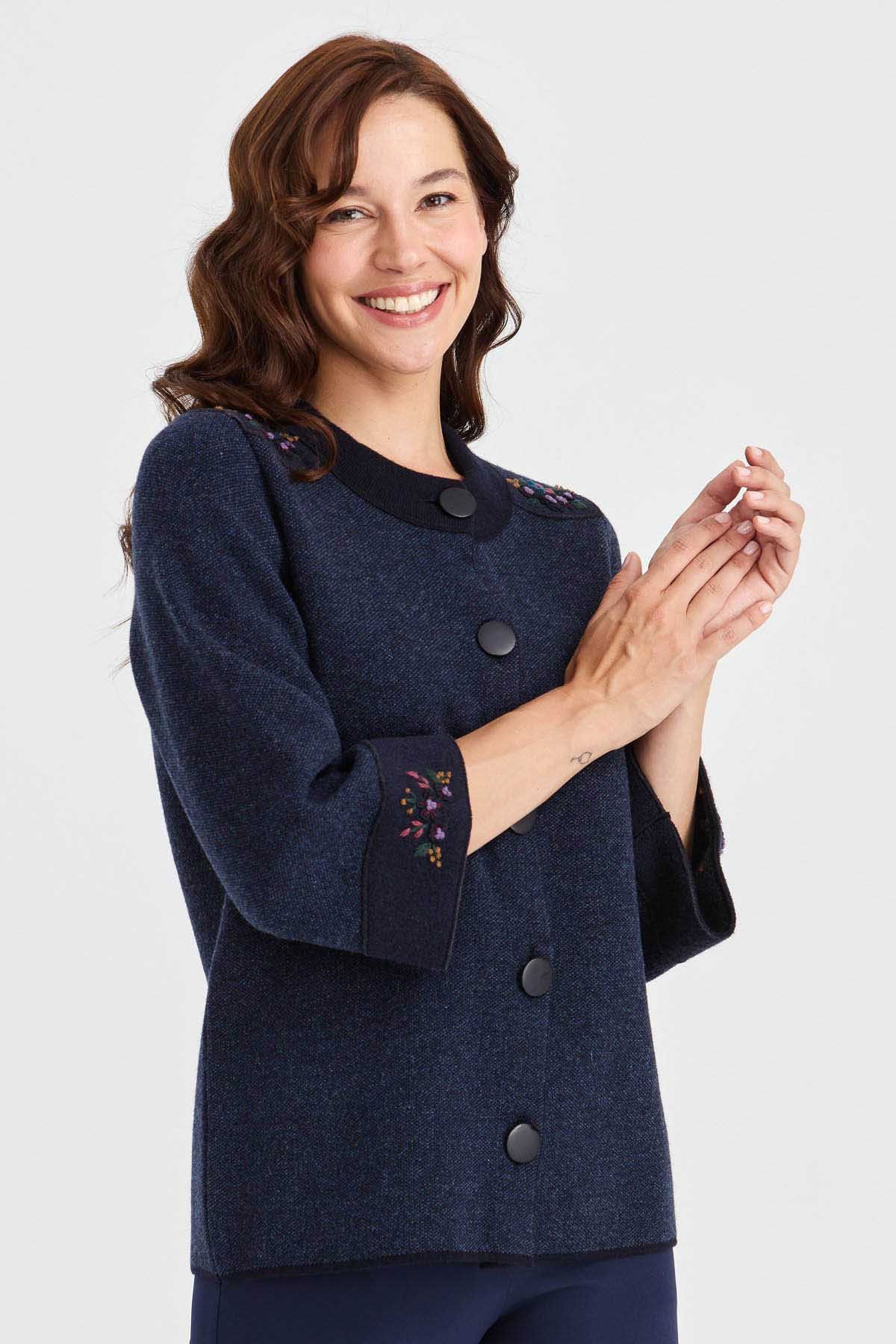 Desen Triko Kadın Dik Yaka Omzu ve Kolu Keçe İşlemeli Yün Ceket 23006 Koyu Lacivert - 1