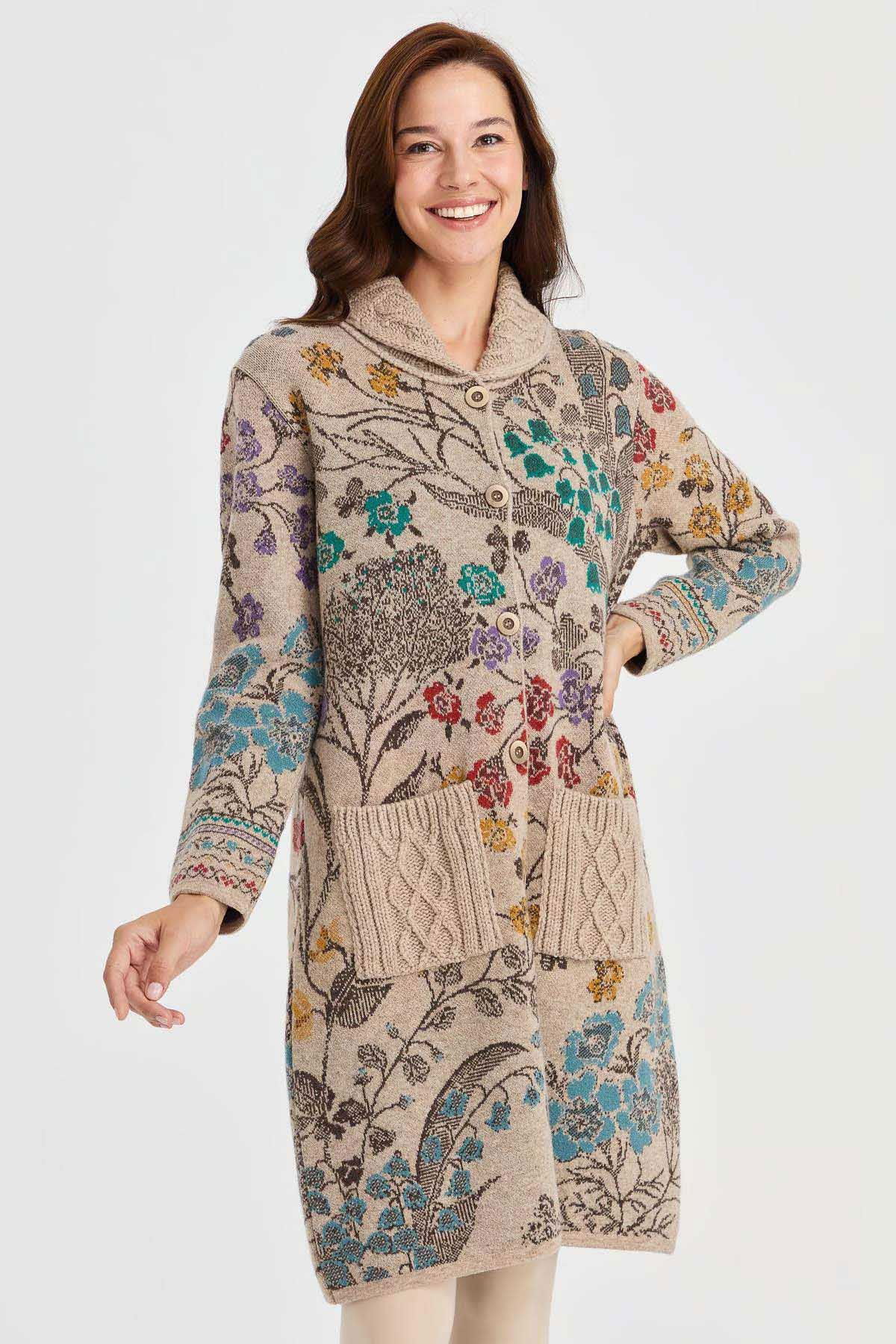 Desen Triko Kadın Dik Yaka Sarmaşık Çiçekli Uzun Yün Kaban 30189 K. Bej - 2