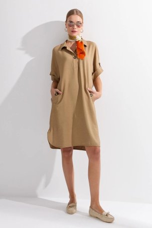 Desen Triko Kadın Gömlek Yaka Yakası ve Cebi Düğmeli Elbise KMY24078 Vizon - 2