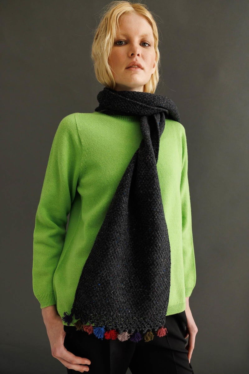 Desen Triko Kadın Kenarı Tığlamalı Püsküllü Yün Kaşkol 22033 K.Füme - Desen Triko