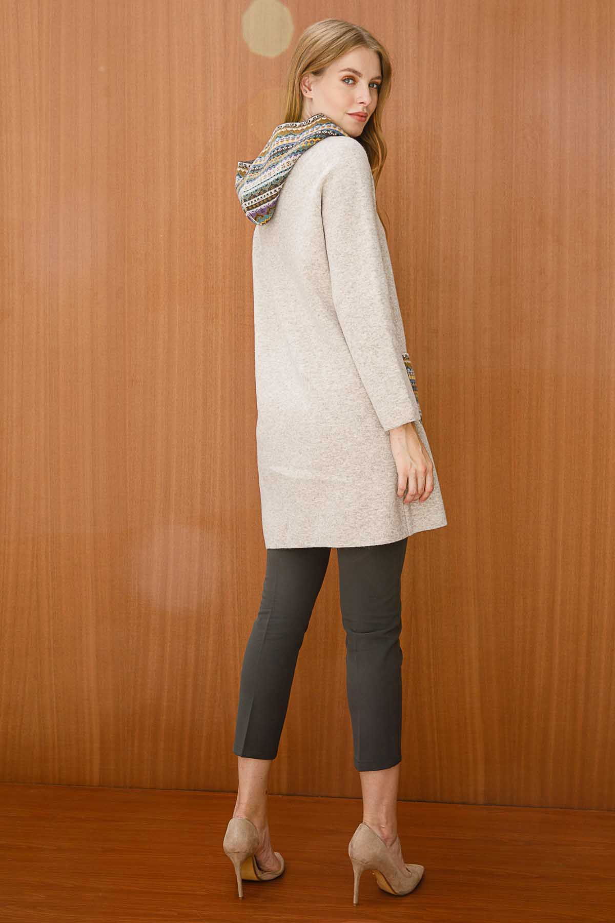 Desen Triko Kadın Önü Püsküllü Kapüşonlu Uzun Kaban 2258 Bej - 5