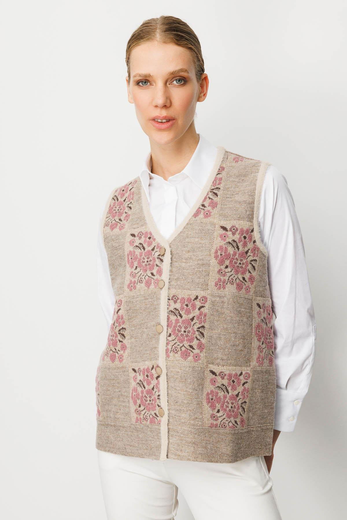 Desen Triko Kadın Pıtırcık Çiçekli Patchwork Keçe Yün Yelek 24084 Bej G.Kurusu - 2