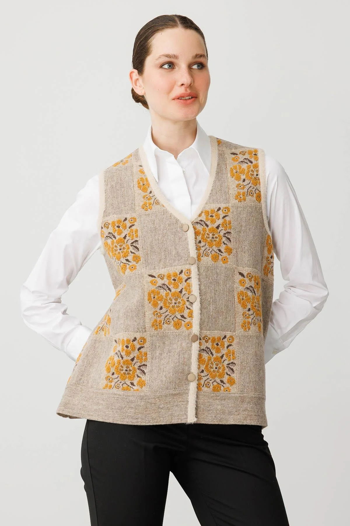Desen Triko Kadın Pıtırcık Çiçekli Patchwork Keçe Yün Yelek 24084 Bej-Hardal - 3