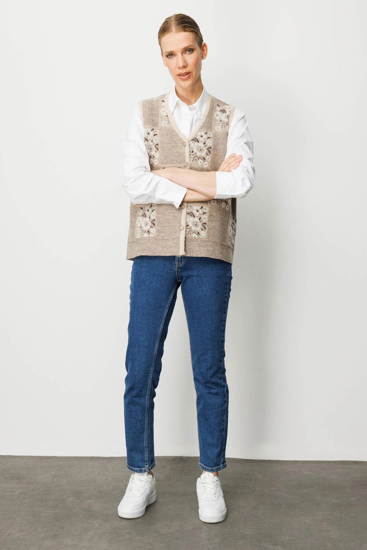 Desen Triko Kadın Pıtırcık Çiçekli Patchwork Keçe Yün Yelek 24084 Bej-Kemik - 2