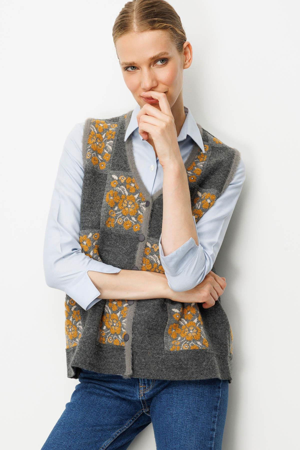 Desen Triko Kadın Pıtırcık Çiçekli Patchwork Keçe Yün Yelek 24084 Füme-Hardal - 2
