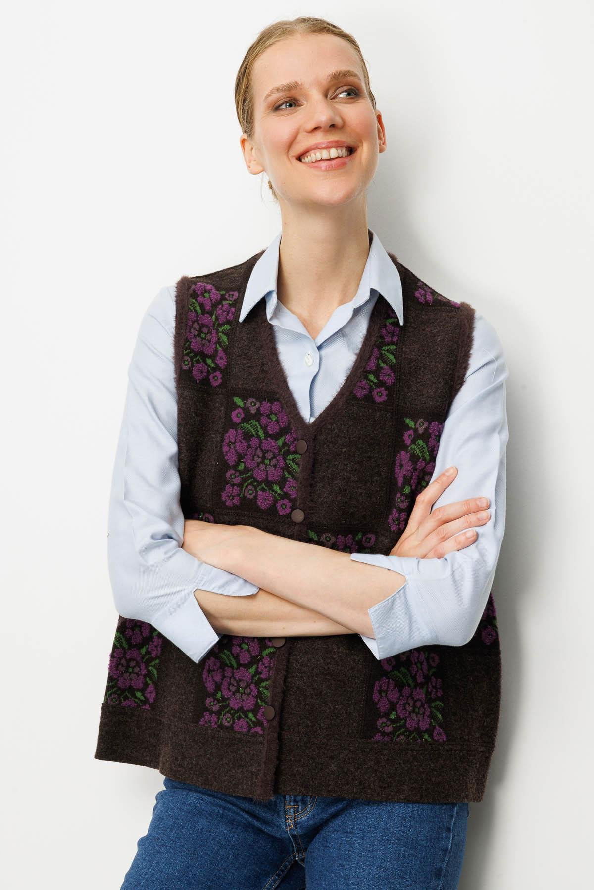 Desen Triko Kadın Pıtırcık Çiçekli Patchwork Keçe Yün Yelek 24084 K.Kahve-A.Mor - 1