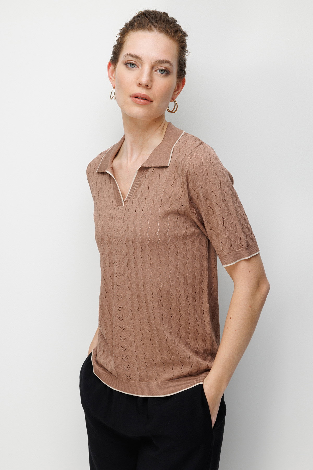 Desen Triko Kadın Polo Yaka Ajurlu İnce Triko Bluz 26355 Mokka - 1