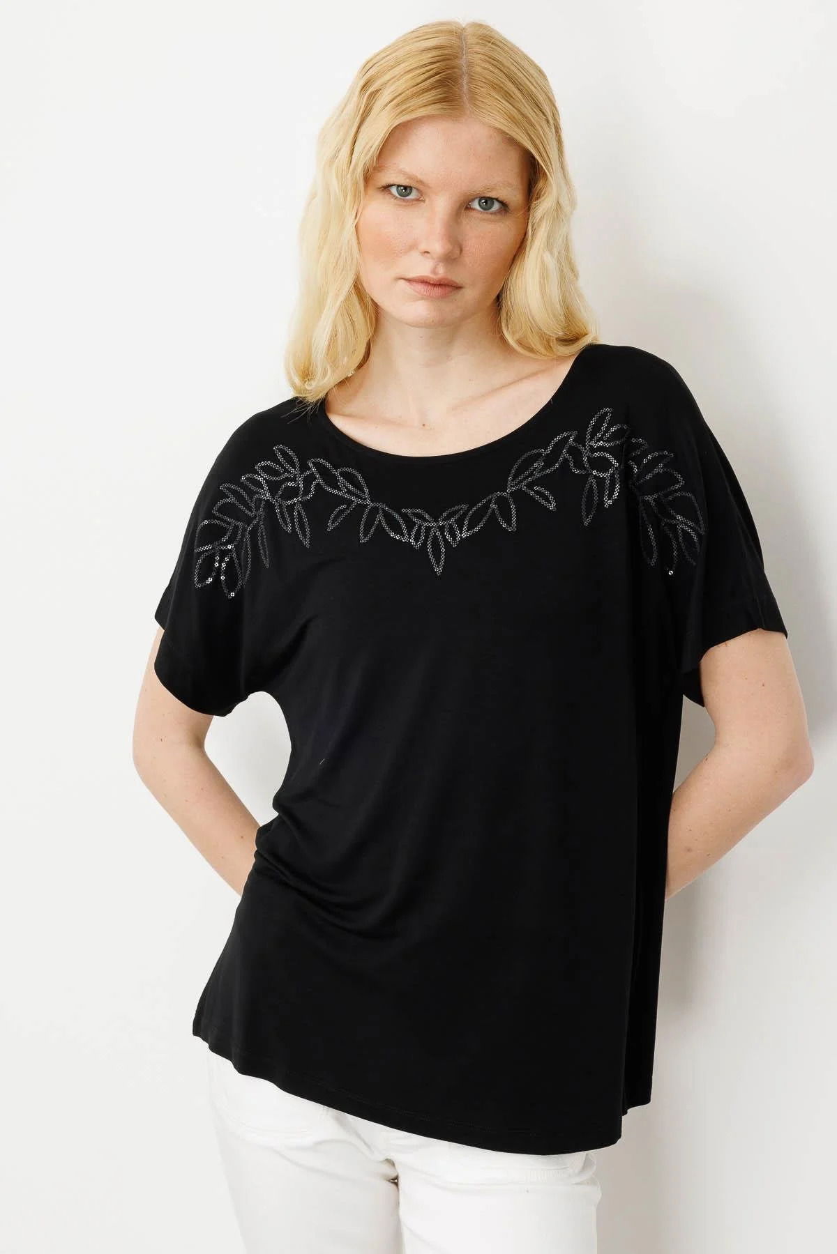 Desen Triko Kadın Sıfır Yaka Boncuk İşlemeli Penye T-Shirt 25859 Siyah - 1