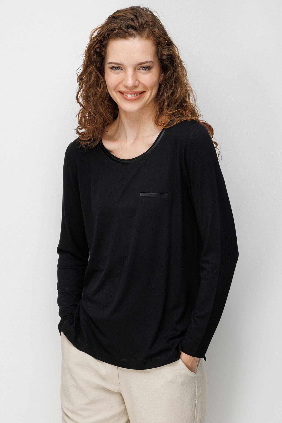 Desen Triko Kadın Sıfır Yaka Cebi Saten Şeritli Penye Bluz 26832 Siyah - 1