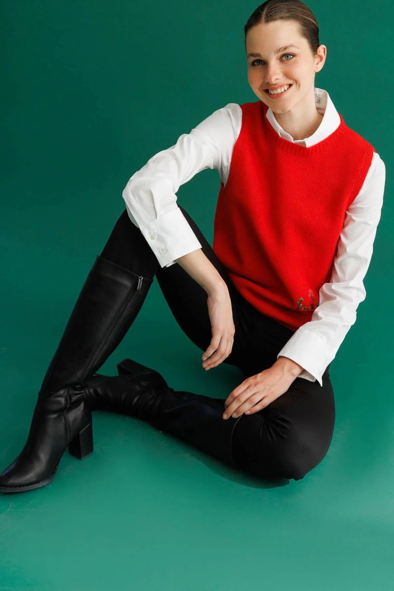 Desen Triko Kadın Sıfır Yaka Cep Üstü Çiçek Nakışlı Yün Süveter 25180 Mercan - Desen Triko