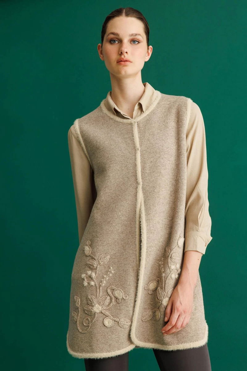 Desen Triko Kadın Sıfır Yaka Çiçekli Uzun Yün Yelek 25014 K. Bej - 2