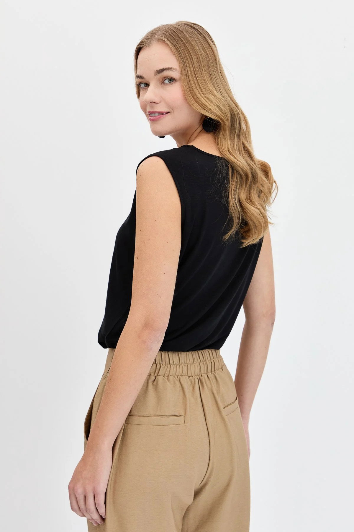 Desen Triko Kadın Sıfır Yaka Flamlı Kumaş Basic Askılı T-Shirt 24086 Siyah - 4