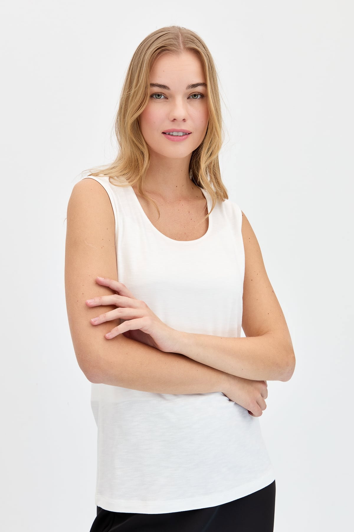 Desen Triko Kadın Sıfır Yaka Flamlı Kumaş Basic Askılı T-Shirt KMY24086 Ekru - 1
