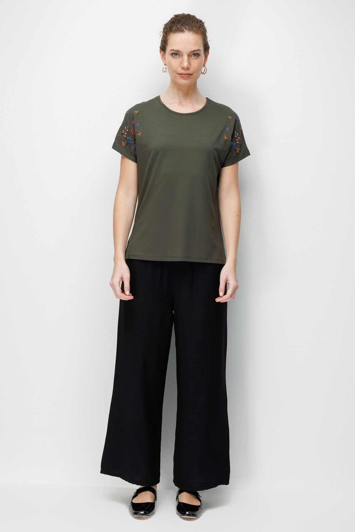 Desen Triko Kadın Sıfır Yaka Nakış İşlemeli Düşük Kollu Penye T-Shirt 26702 Haki - 3