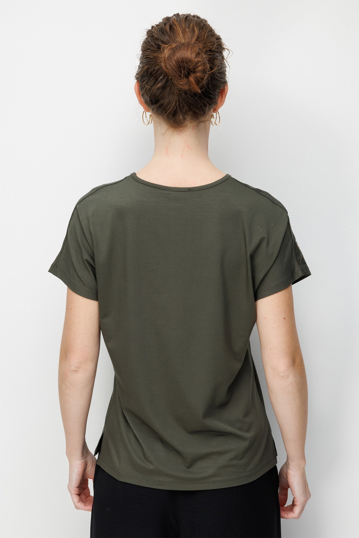 Desen Triko Kadın Sıfır Yaka Nakış İşlemeli Düşük Kollu Penye T-Shirt 26702 Haki - 4