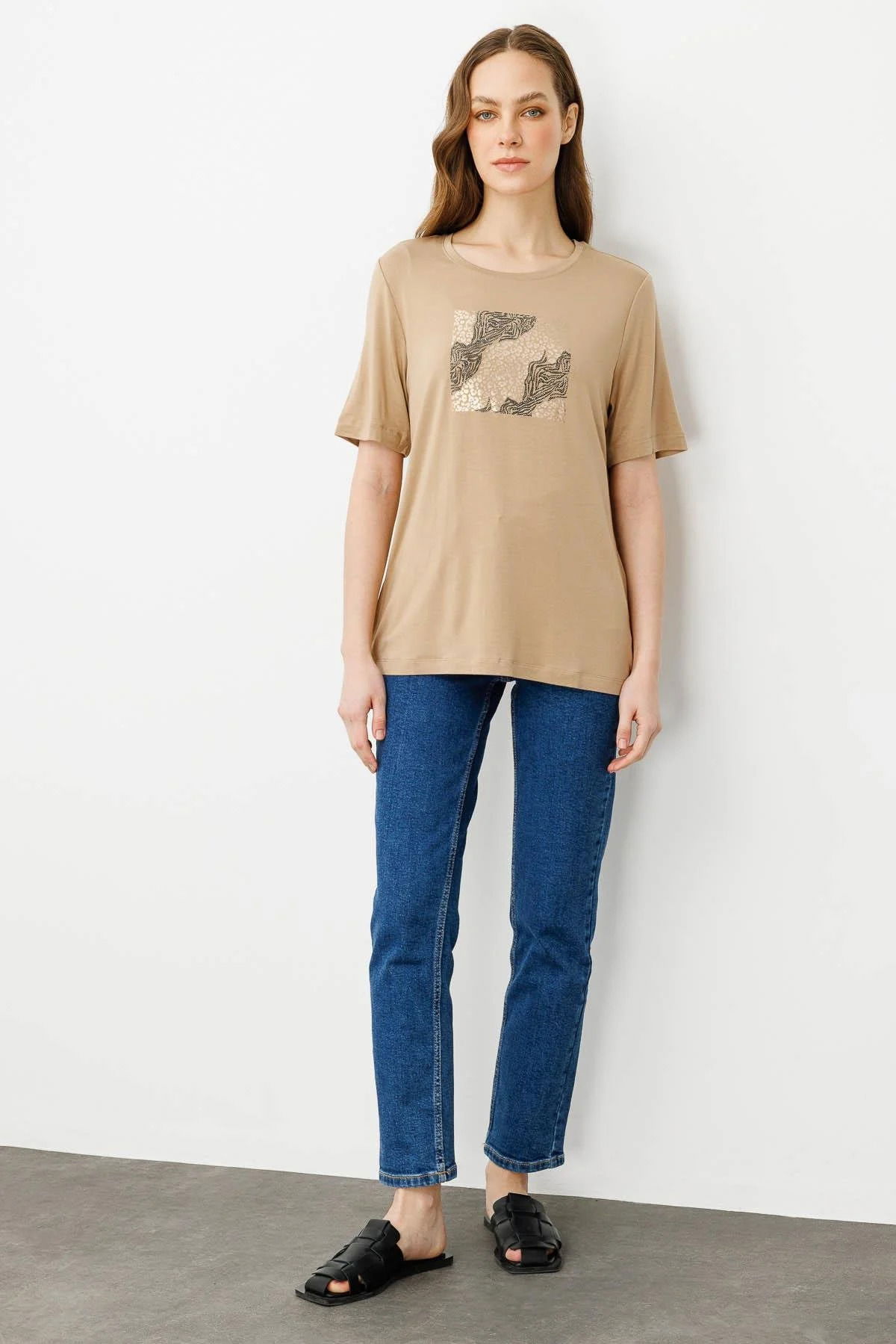 Desen Triko Kadın Sıfır Yaka Önü Taş Baskılı Penye T-Shirt 25834 Vizon - 2