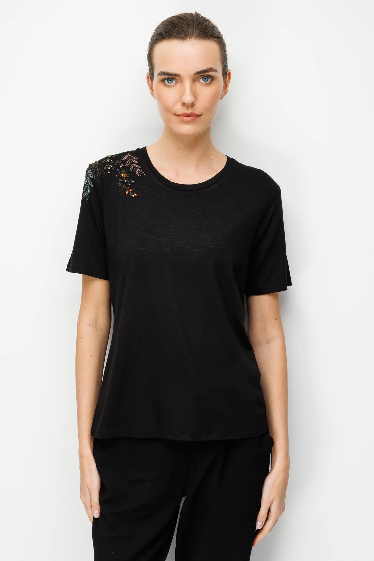 Desen Triko Kadın Sıfır Yaka Tek Omzu Nakışlı Penye T-Shirt 26701 Siyah - 1