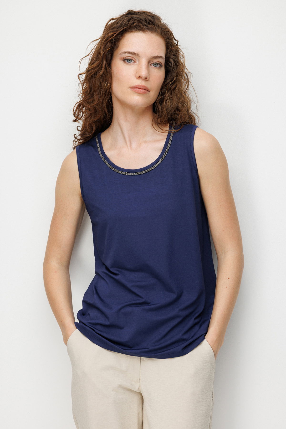 Desen Triko Kadın Sıfır Yaka Yaka Kenarı Zincirli Askılı Penye T-Shirt 26708 Lacivert - 1