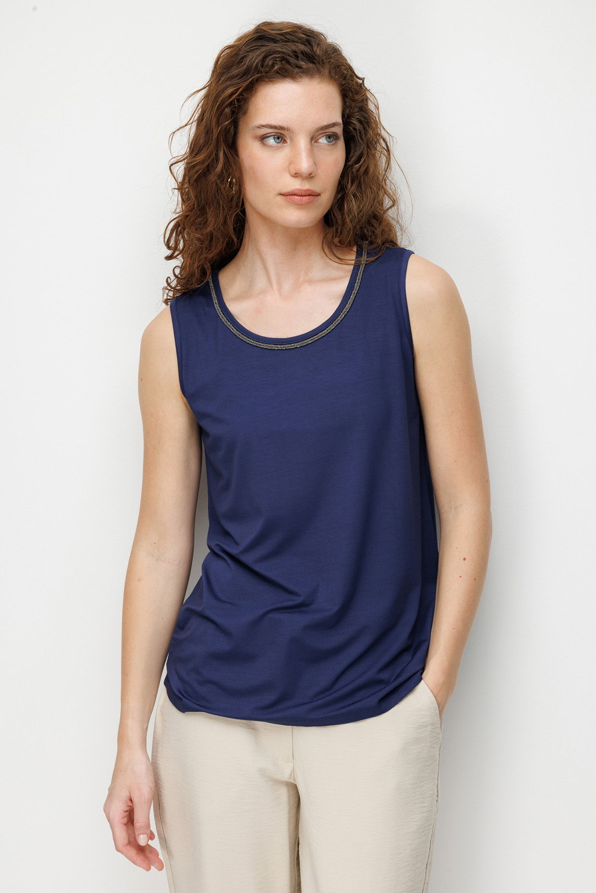 Desen Triko Kadın Sıfır Yaka Yaka Kenarı Zincirli Askılı Penye T-Shirt 26708 Lacivert - 3