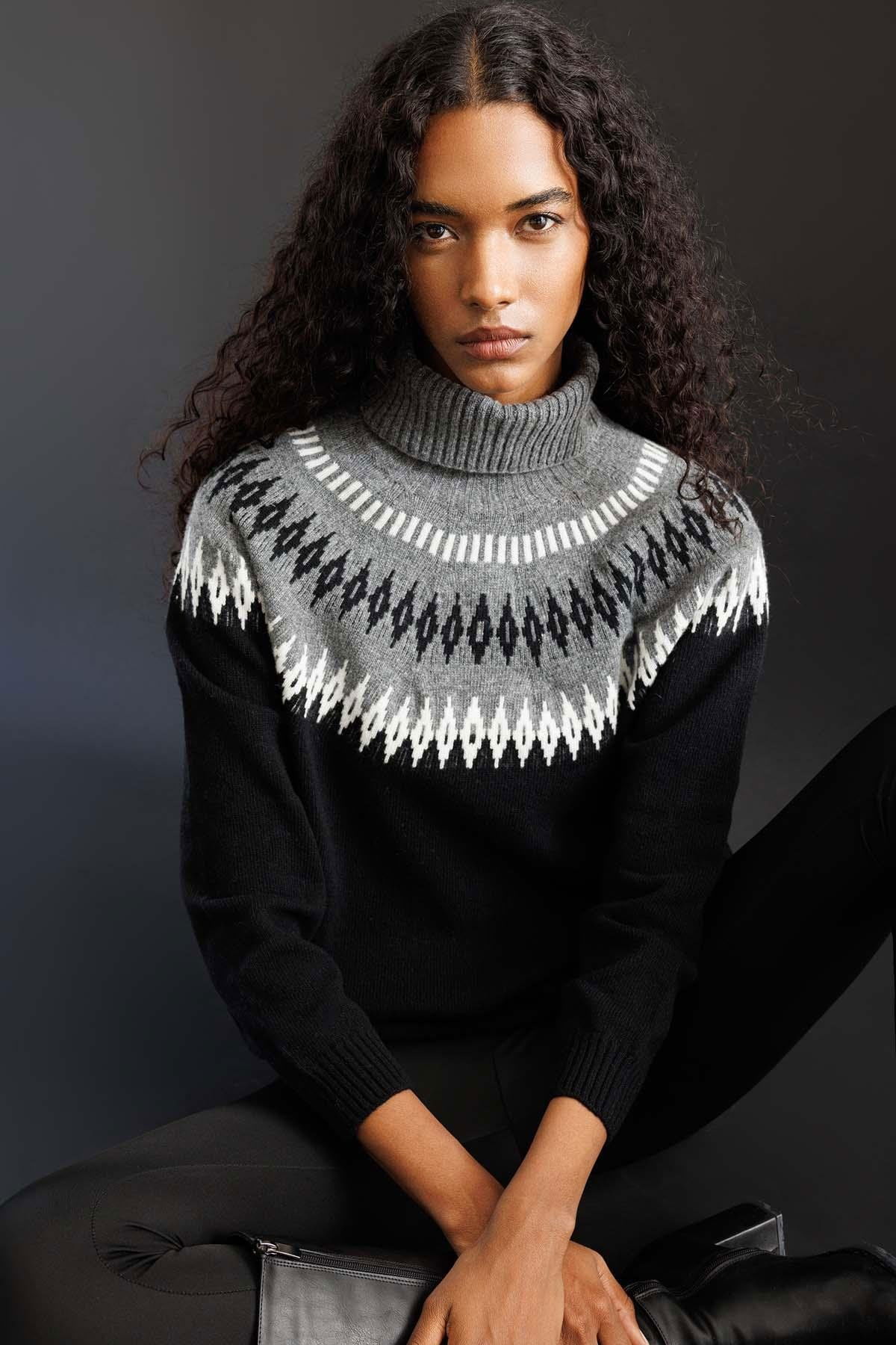 Desen Triko Kadın Tam Balıkçı Yaka Robası Baklavalı Yün Kazak 25219 Siyah - 1