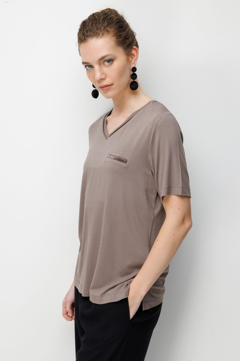 Desen Triko Kadın V Yaka Cebi Saten Şeritli Penye T-Shirt 26828 Vizon - 3