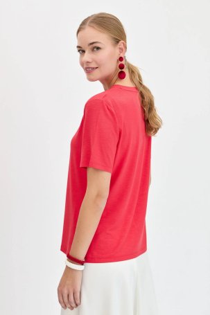 Desen Triko Kadın V Yaka Flamlı Kumaş Basic T-Shirt KMY24085 Mercan - 4