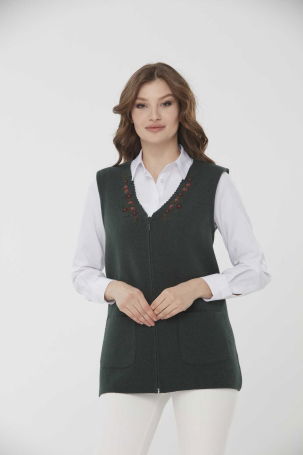 Desen Triko Kadın V Yaka İşlemeli Cepli Yün Yelek 0242191 Yeşil 