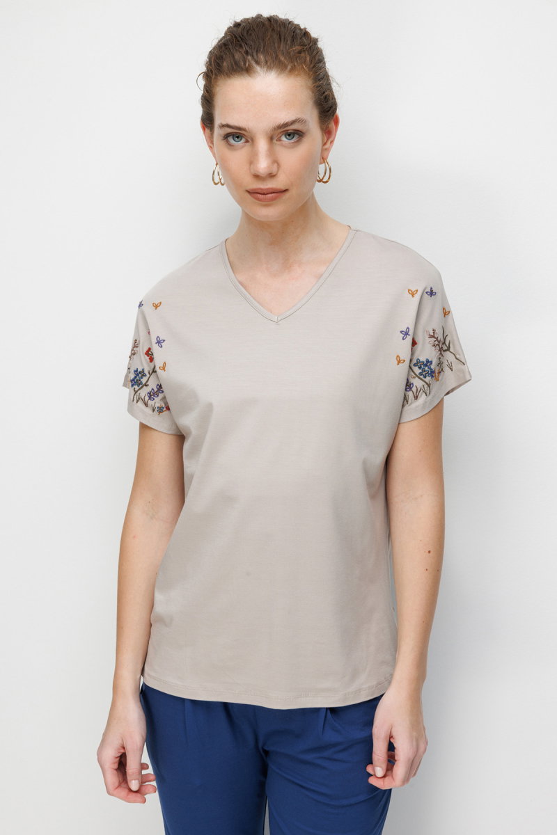 Desen Triko Kadın V Yaka Nakış İşlemeli Düşük Kollu Penye T-Shirt 26703 Bej - 3