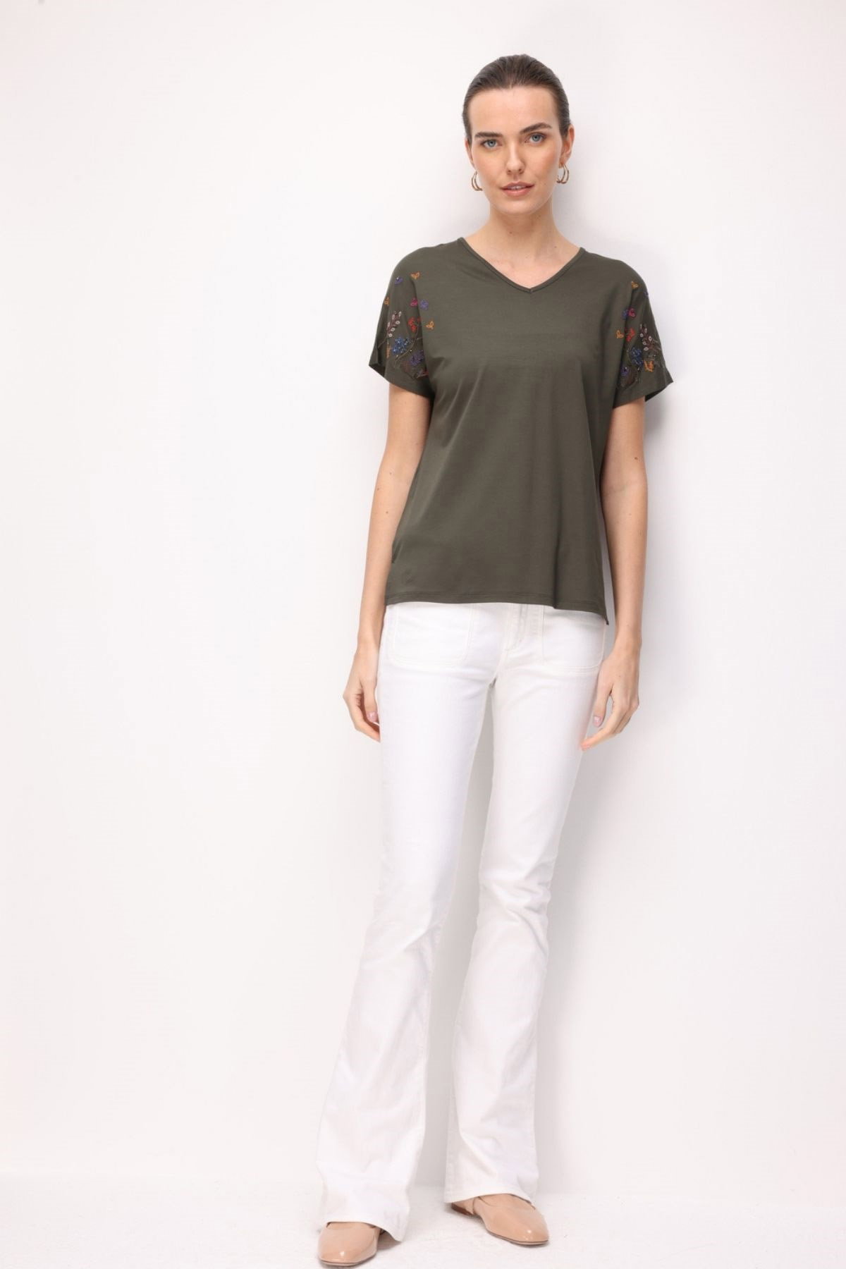 Desen Triko Kadın V Yaka Nakış İşlemeli Düşük Kollu Penye T-Shirt 26703 Haki - 3
