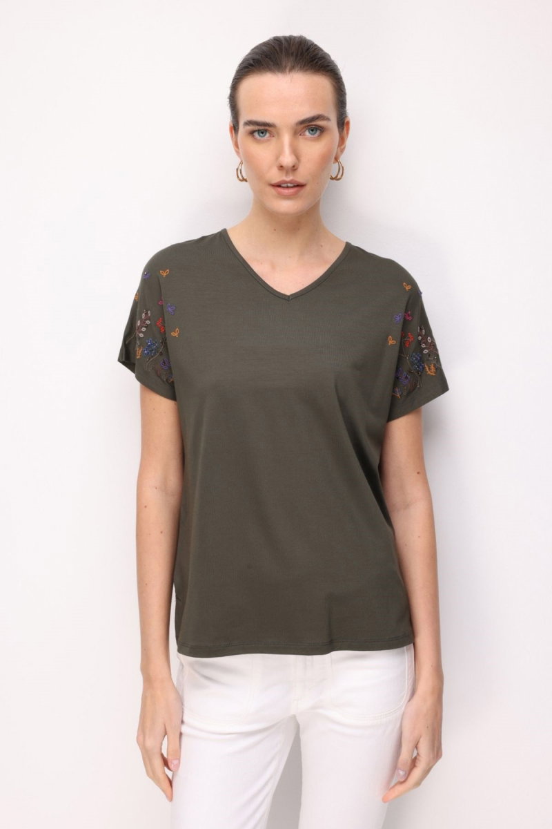 Desen Triko Kadın V Yaka Nakış İşlemeli Düşük Kollu Penye T-Shirt 26703 Haki - 4
