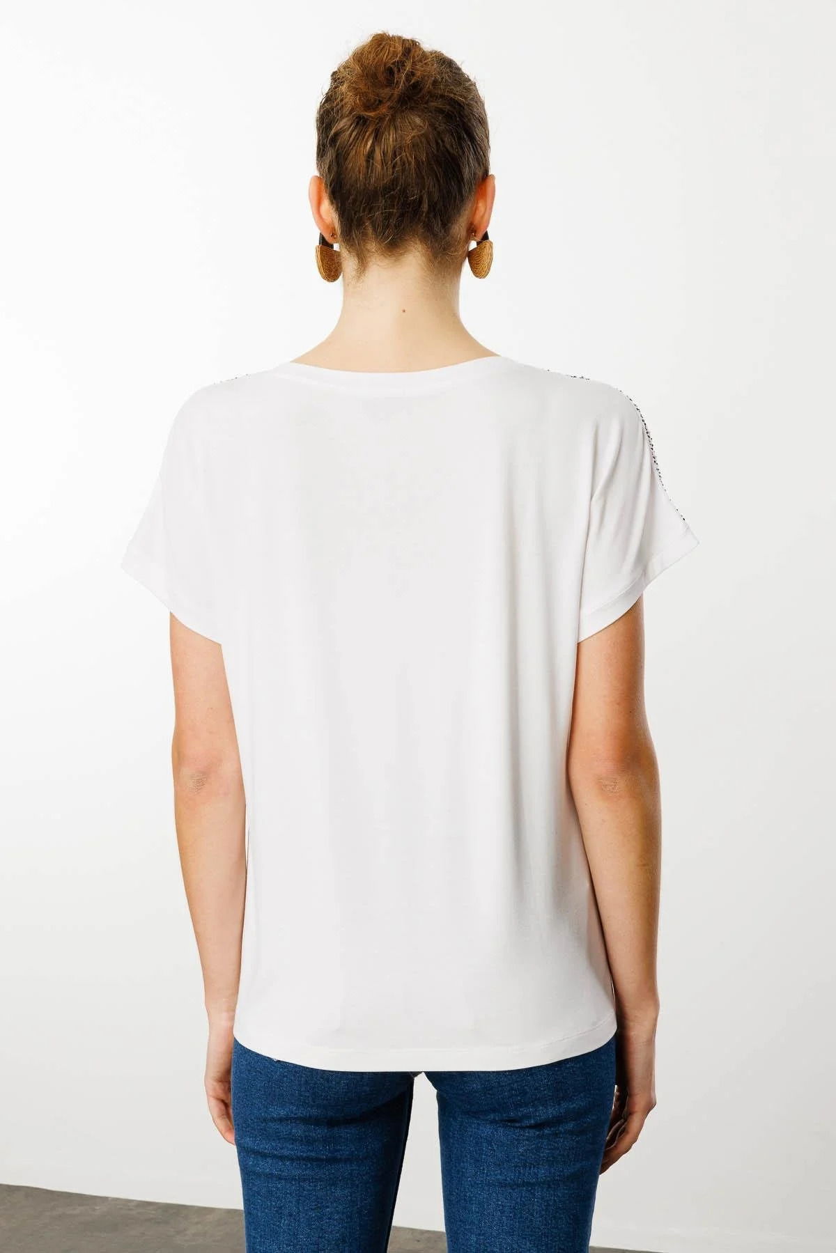 Desen Triko Kadın V Yaka Omuzları Taş Baskılı Penye T-Shirt 25836 Beyaz - 4