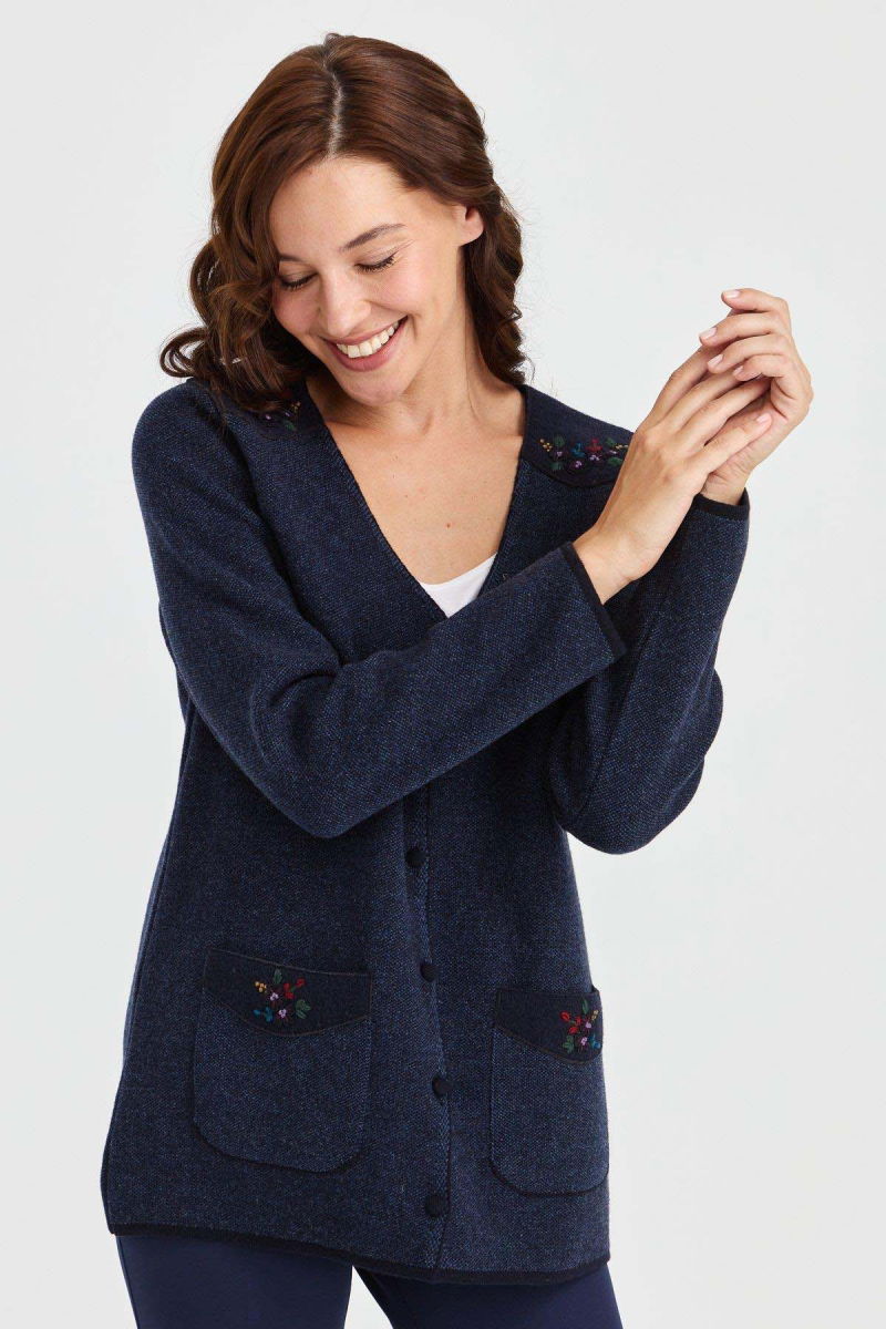 Desen Triko Kadın V Yaka Omzu ve Cebi Keçe İşlemeli Yün Ceket 23009 Koyu Lacivert 